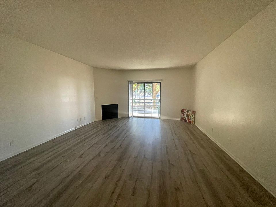 1st image of 2725 Abbot Kinney Blvd
