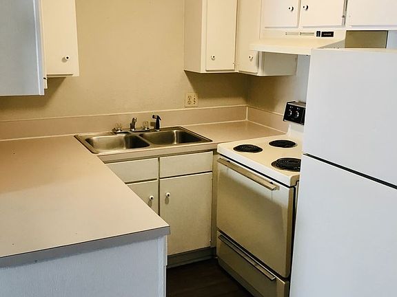 5th image of 1300 Crown Point Ave APT 19