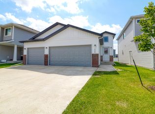5540 Justice Dr S, Fargo, ND 58104
