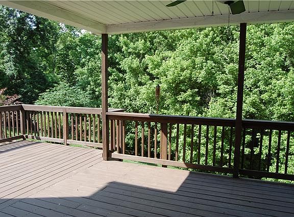 2nd image of 632 Winding Bluff Way