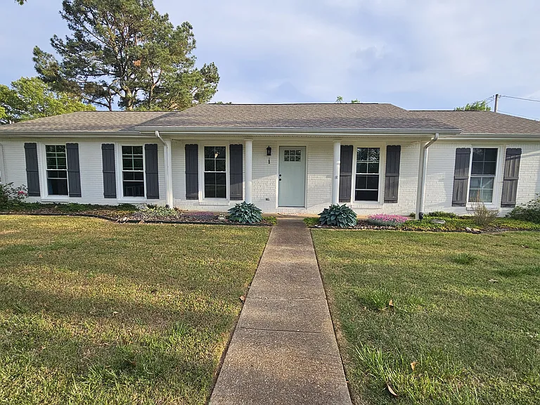 156 Davis Ln — Photo 1