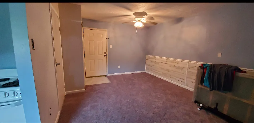 Studio, 220 sqft, $995 — Photo 1