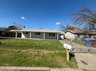 9562 Eastview Dr, Hanford, CA 93230
