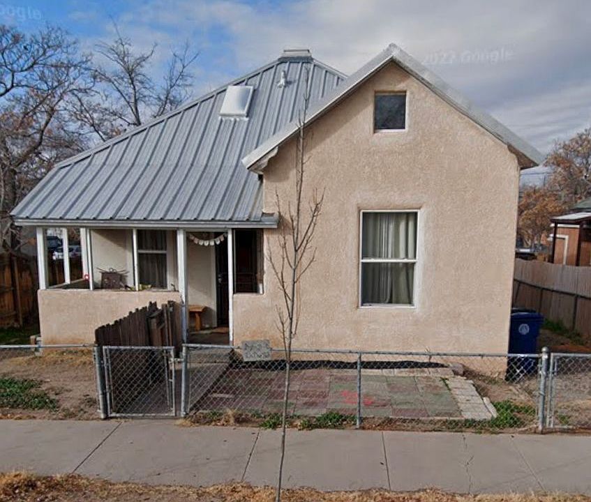 2nd image of 915 Walter St SE Unit A