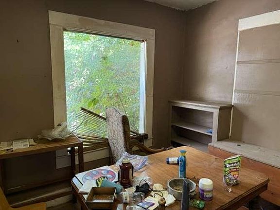 4th image of 1003 N 5th St