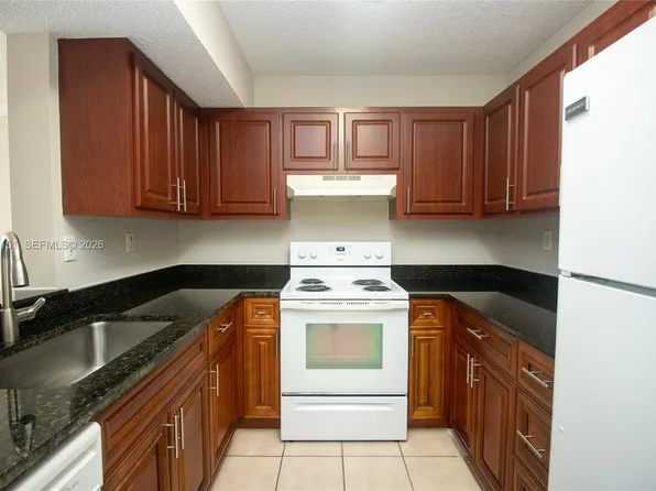 9491 Palm Cir S APT 101, Hollywood, FL 33025