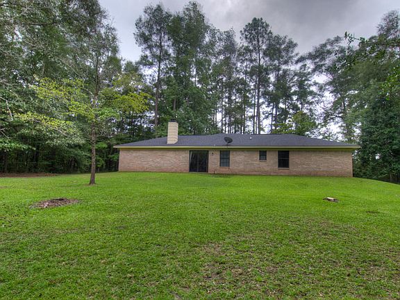 3rd image of 129 S Lake Dr