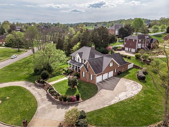 3rd image of 102 Watercress Dr