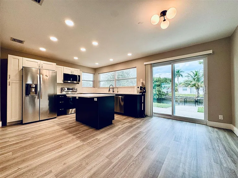 1871 NW 31st Ct — Photo 9