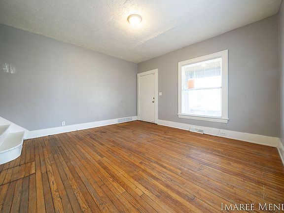 4th image of 910-912 Martin Luther King Jr St SE