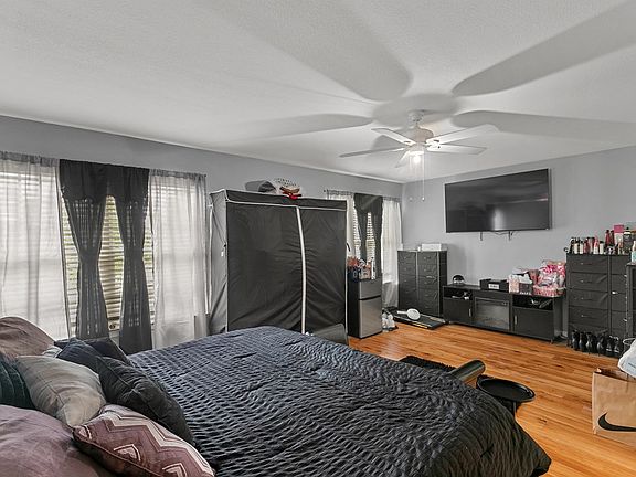 5th image of 108 Coral Ln