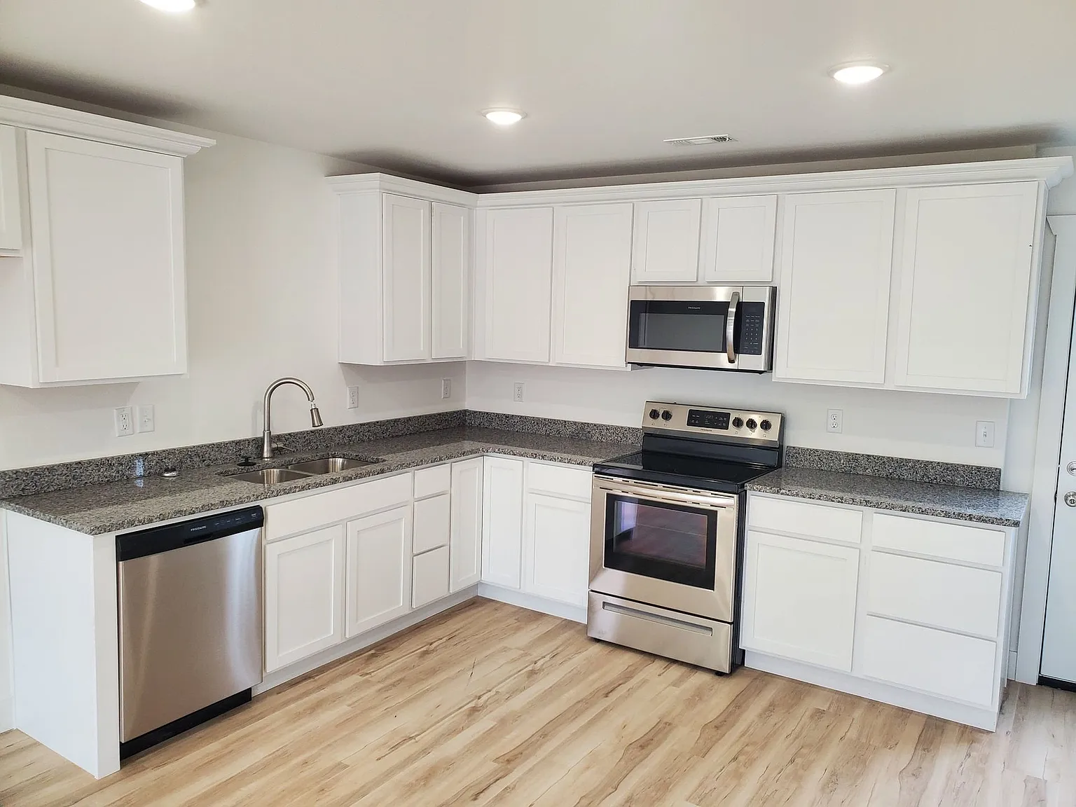 1202 Nedra Drive — Photo 3