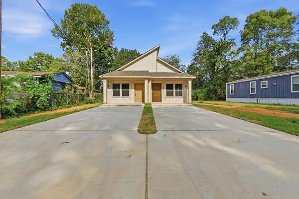 3 bed, 2.0 bath, 1330 sqft, $1,700 — Photo 3