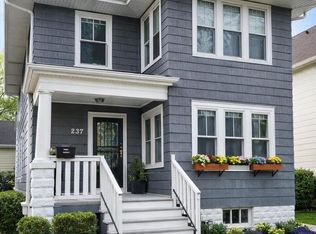 237 W 114th St, Chicago, IL 60628