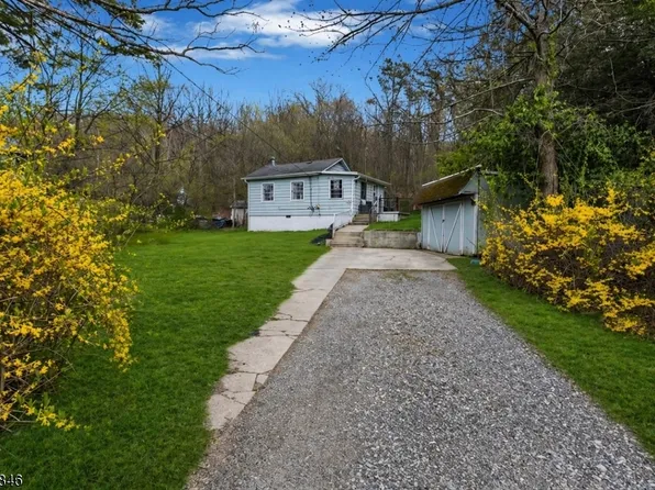 210 Lake Shore Dr, West Milford Twp., NJ 07421