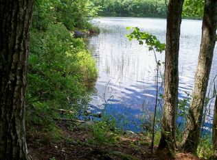 26 E Tilton Pond Rd, Kents Hill, ME 04349