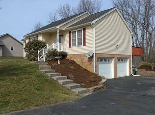 2007 Travis Ln, Pulaski, VA 24301