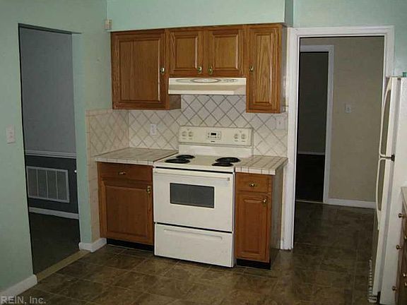 3rd image of 5217 Bingham Dr