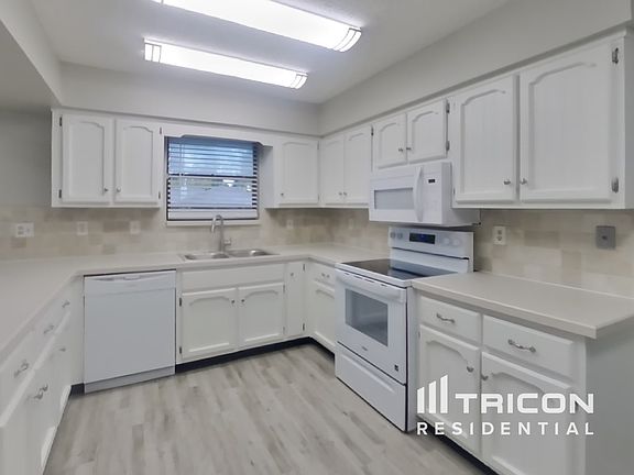 5th image of 1619 Village Way