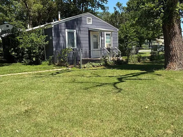 1214 S Pershing Ave, Wichita, KS 67218