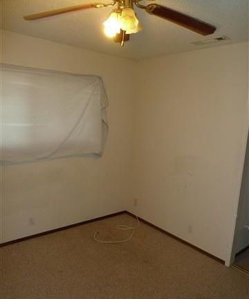 4th image of 10455 Pioneer Ave