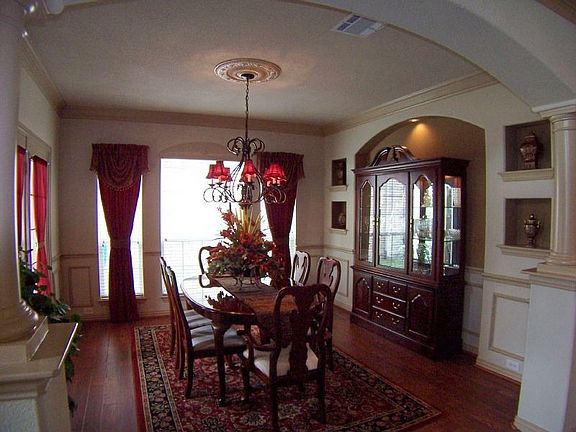 3rd image of 2404 Angel Falls Dr