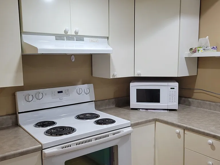 40 Laurier Cres #BASEMENT — Photo 6
