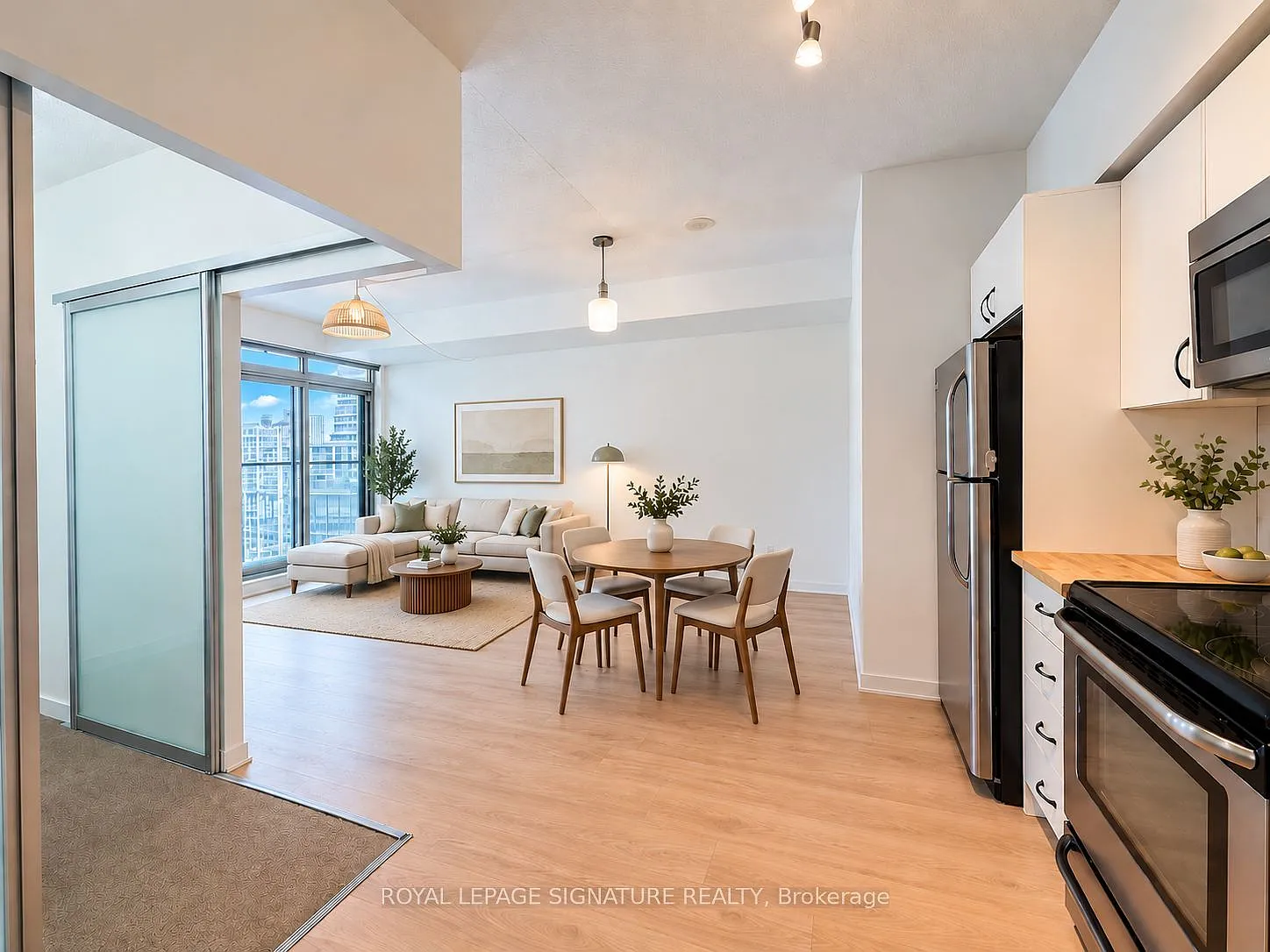 Bliss Condos — Photo 1