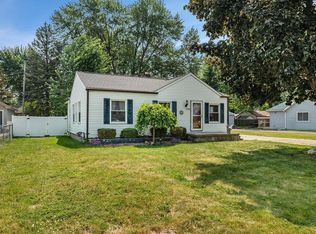39648 Prentiss St, Harrison Township, MI 48045
