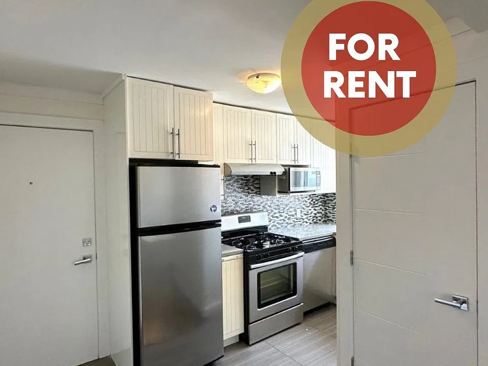 130 Lonsdale Ave #101