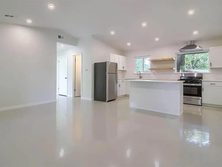 3502 Catalina Dr #A — Photo 9
