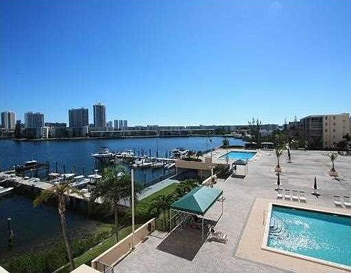 5th image of 18071 Biscayne Blvd APT 401