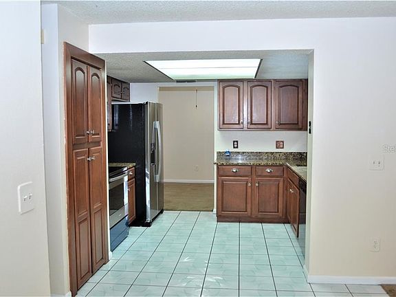 2nd image of 2090 Apricot Dr