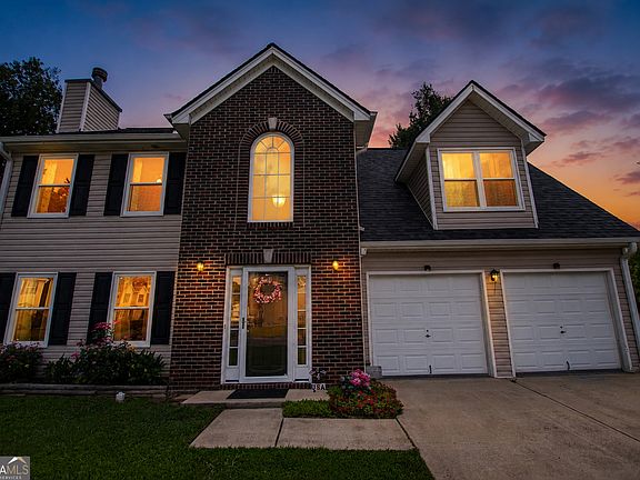 2nd image of 220 Piedmont Ct