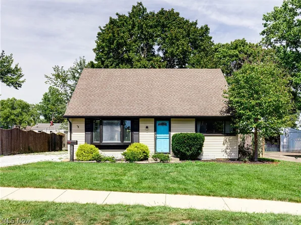 1515 Collinwood Cir, Cuyahoga Falls, OH 44221