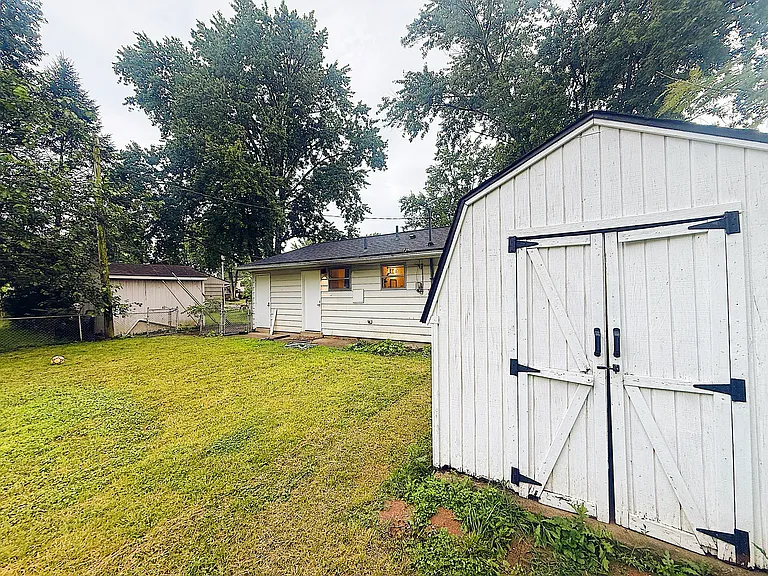 1688 Clyde Pl — Photo 35