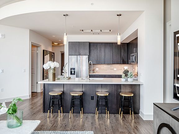 3rd image of 888 Juniper St NE #2707