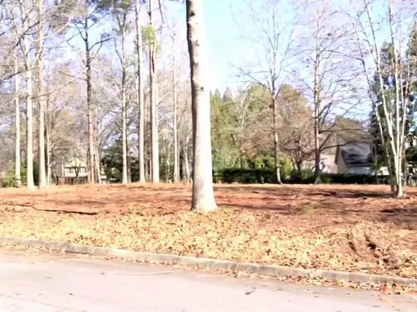 126 Hemlock Ct, Greenwood, SC 29649