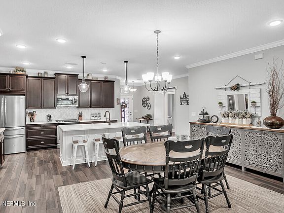 5th image of 616 CHANDLER Drive
