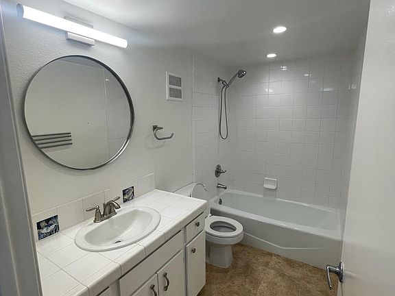 4th image of 1050 Vista Del Pueblo APT 29