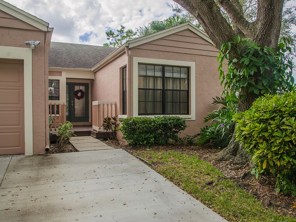 1st image of 902 Myakka Ct NE