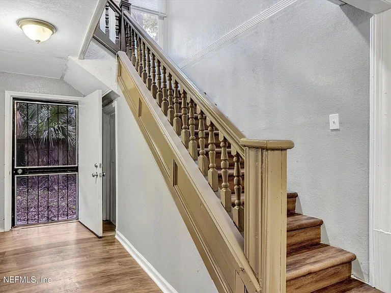 1722 W 30th St — Photo 28