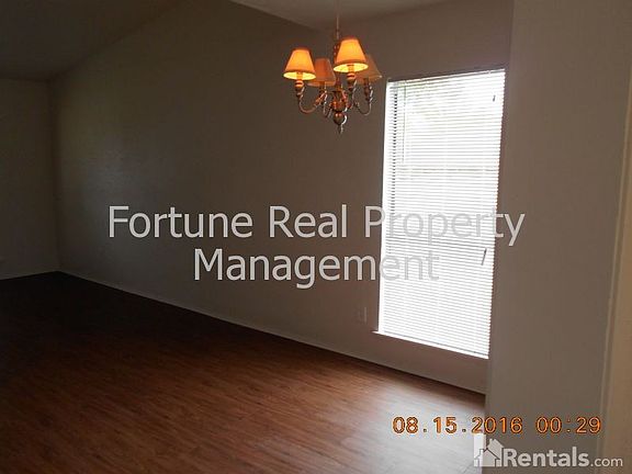 5th image of 616 Priscilla Ln