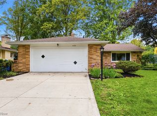 4492 Camellia Ln, North Olmsted, OH 44070