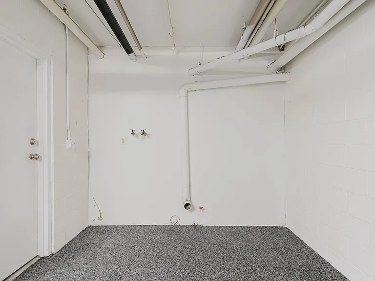 18347 Saticoy St #26 — Photo 28