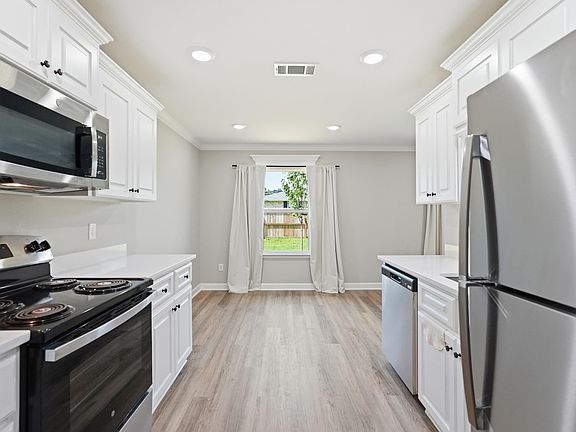 2nd image of 421 W 24th St