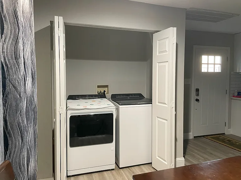 7019 Delesandri Dr — Photo 8