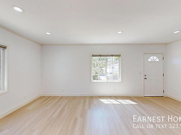 3rd image of 5844 Vesper Ave
