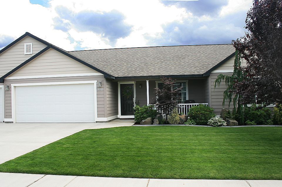 1st image of 9812 Buckingham Dr