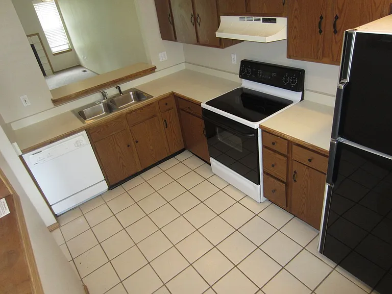 2528 Blazek Loop — Photo 3